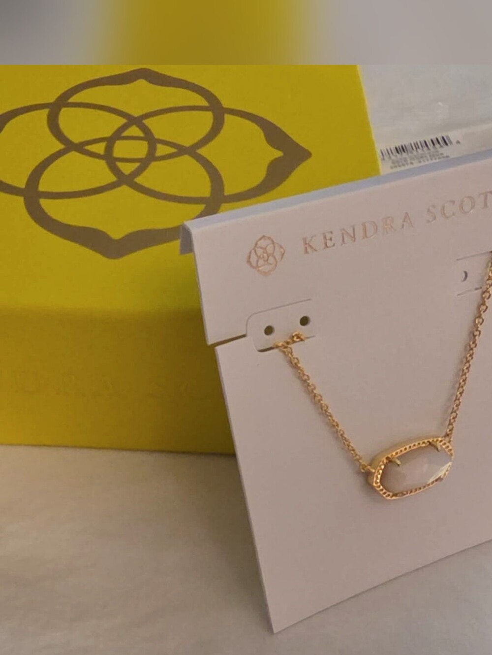 Kendra Scott Gold / Ivory Mother Of Pearl Oval Pendant Necklace - NEW IN BOX